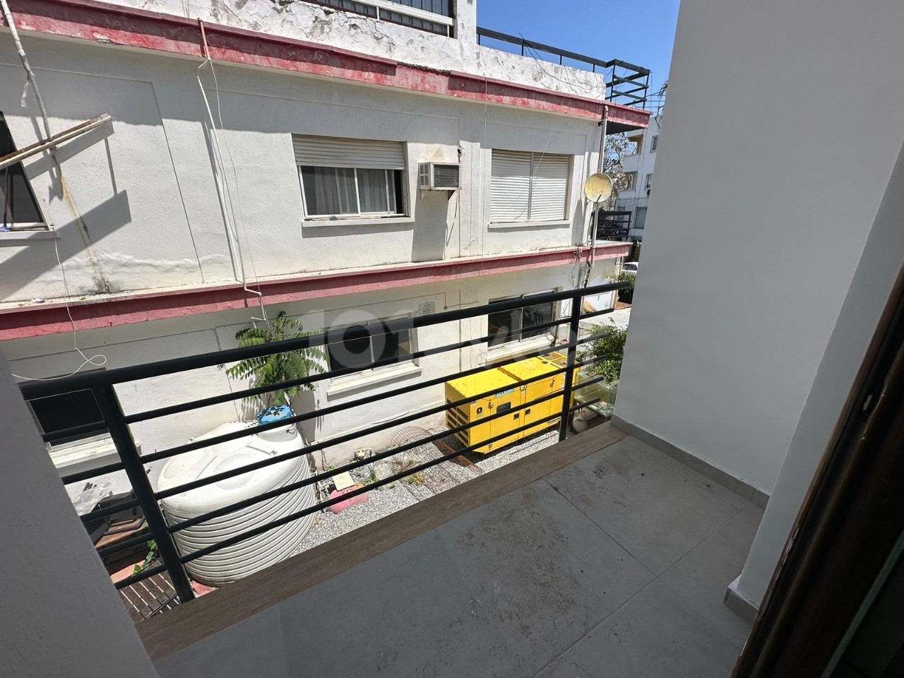 3+1 MEDIUM FLOOR FLAT FOR SALE IN KYRENIA CENTER