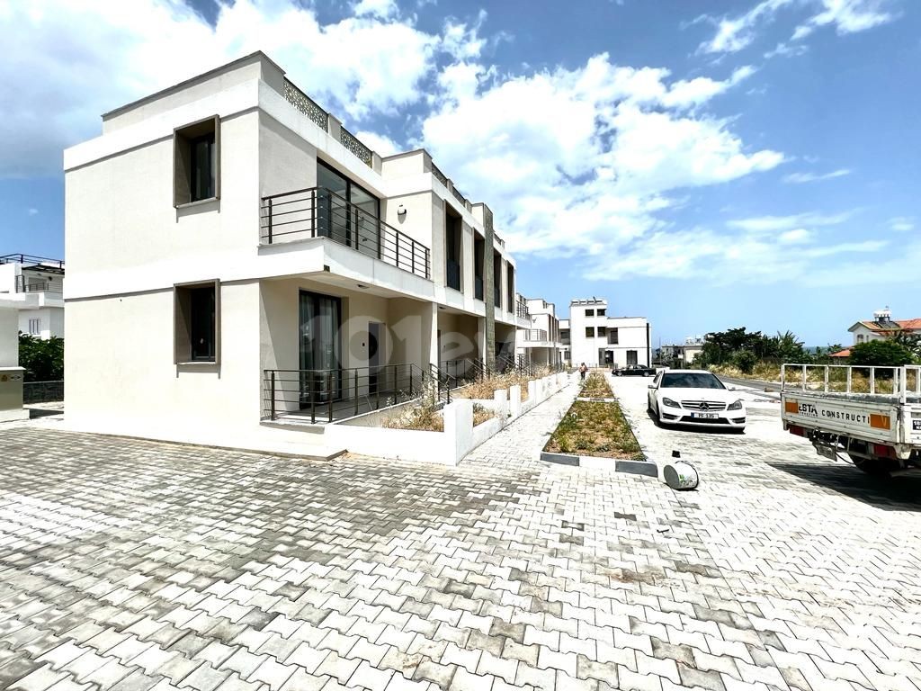 NEW 1+1 APARTMENTS FOR SALE IN KYRENIA/KARAOĞLANOĞLU WITH POOL PRIVATE TERRACE