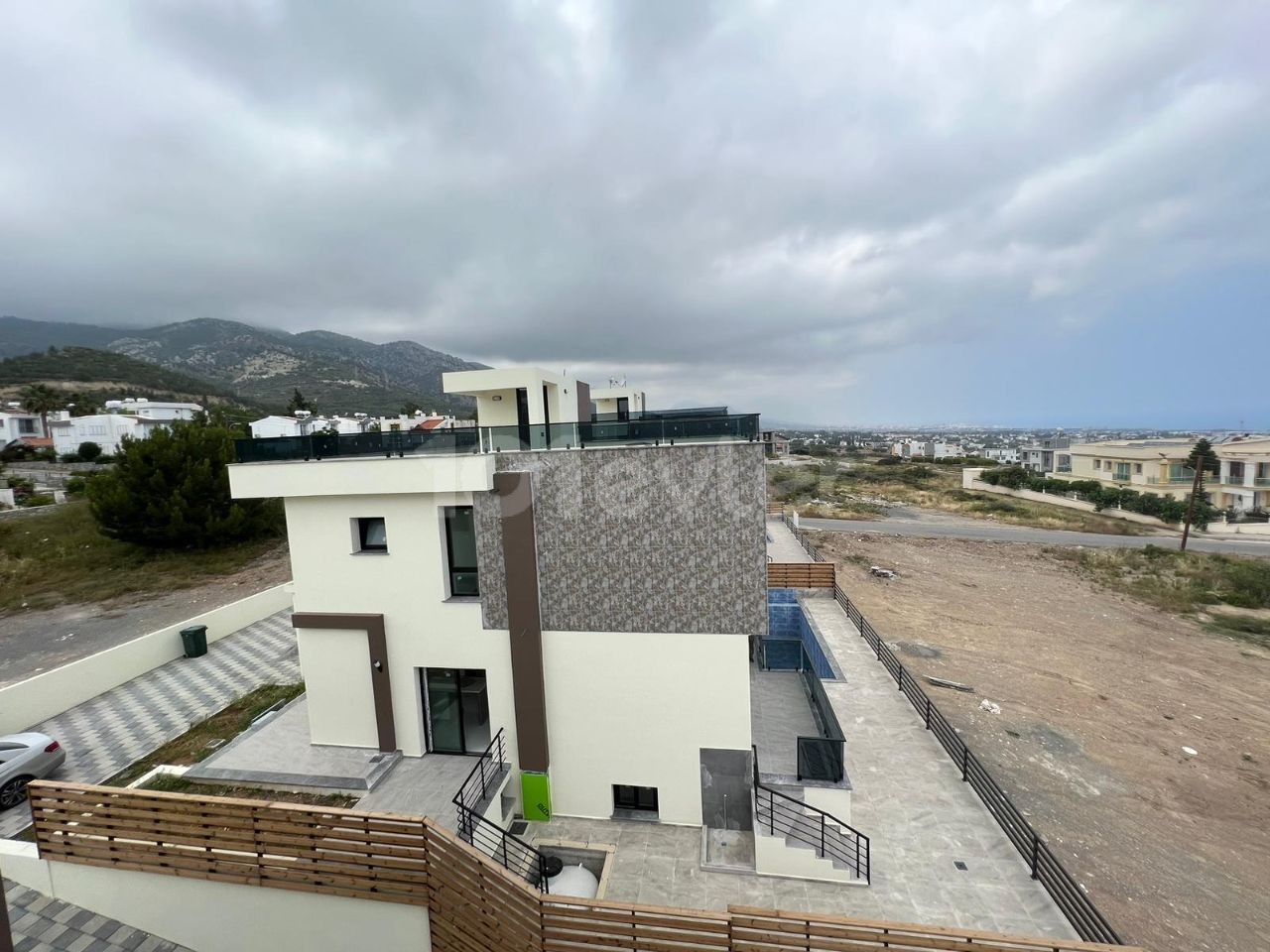 4+1 ZERO VILLA WITH POOL FOR SALE IN KYRENIA/CATALKOY