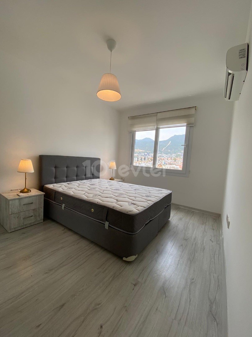 2+1 WOHNUNG ZU VERMIETEN IN PUENTE ÖZYALÇIN IN KYRENIA, IN DER NÄHE VON LEMAR (6 MONATE VORAUS 700 STG)