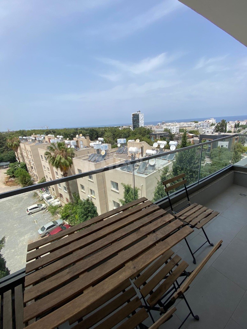 2+1 WOHNUNG ZU VERMIETEN IN PUENTE ÖZYALÇIN IN KYRENIA, IN DER NÄHE VON LEMAR (6 MONATE VORAUS 700 STG)