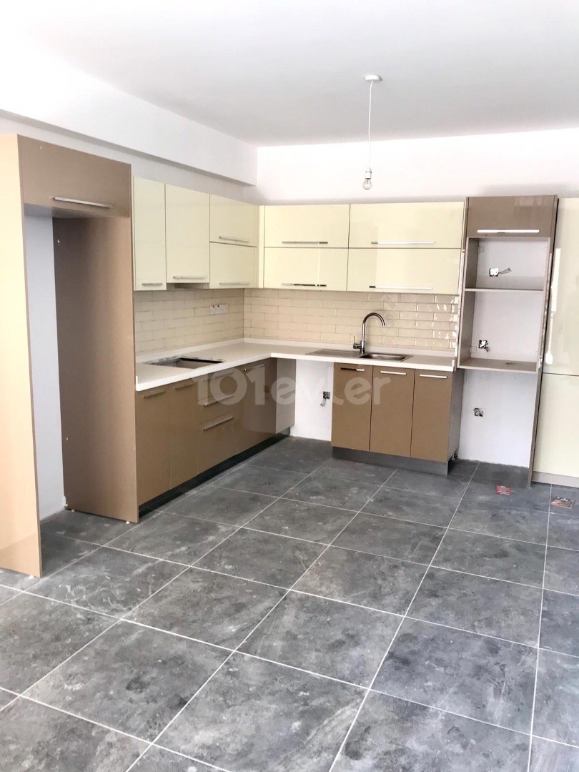 ZERO 2+1 FLAT FOR SALE IN ALSANCAK, KYRENIA, IN A SITE WITH POOL