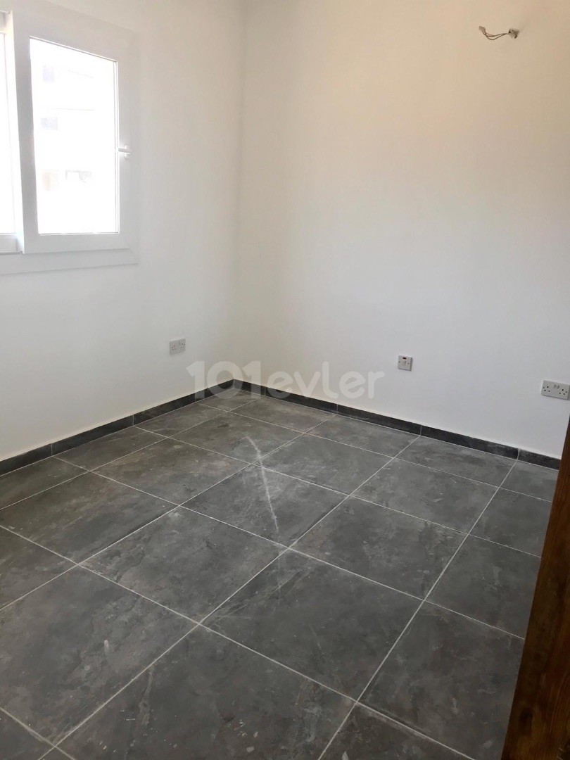 ZERO 2+1 FLAT FOR SALE IN ALSANCAK, KYRENIA, IN A SITE WITH POOL