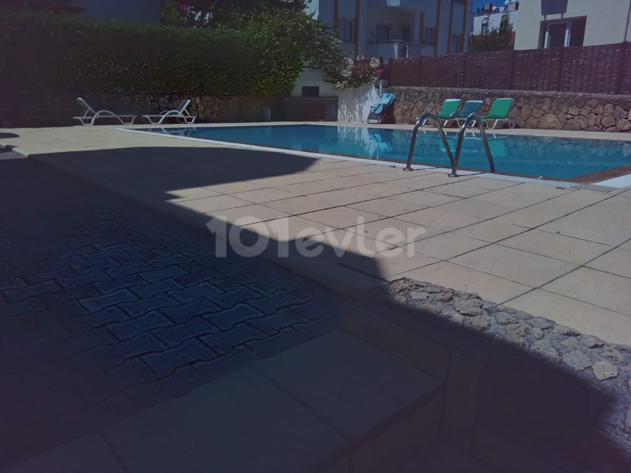 KYRENIA NEW NUSMAR MARKET REGION 3+1 FLAT FOR SALE IN A SITE WITH POOL (suitable for loan)