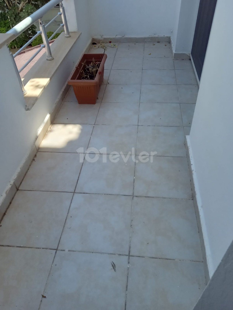 KYRENIA NEW NUSMAR MARKET REGION 3+1 FLAT FOR SALE IN A SITE WITH POOL (suitable for loan)