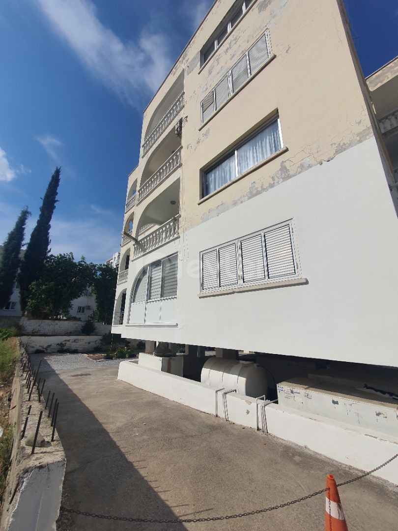 Kyrenia Nusmar Market area, 220 m2 (share title deed) flat with fireplace, BBQ and 2 balconies...