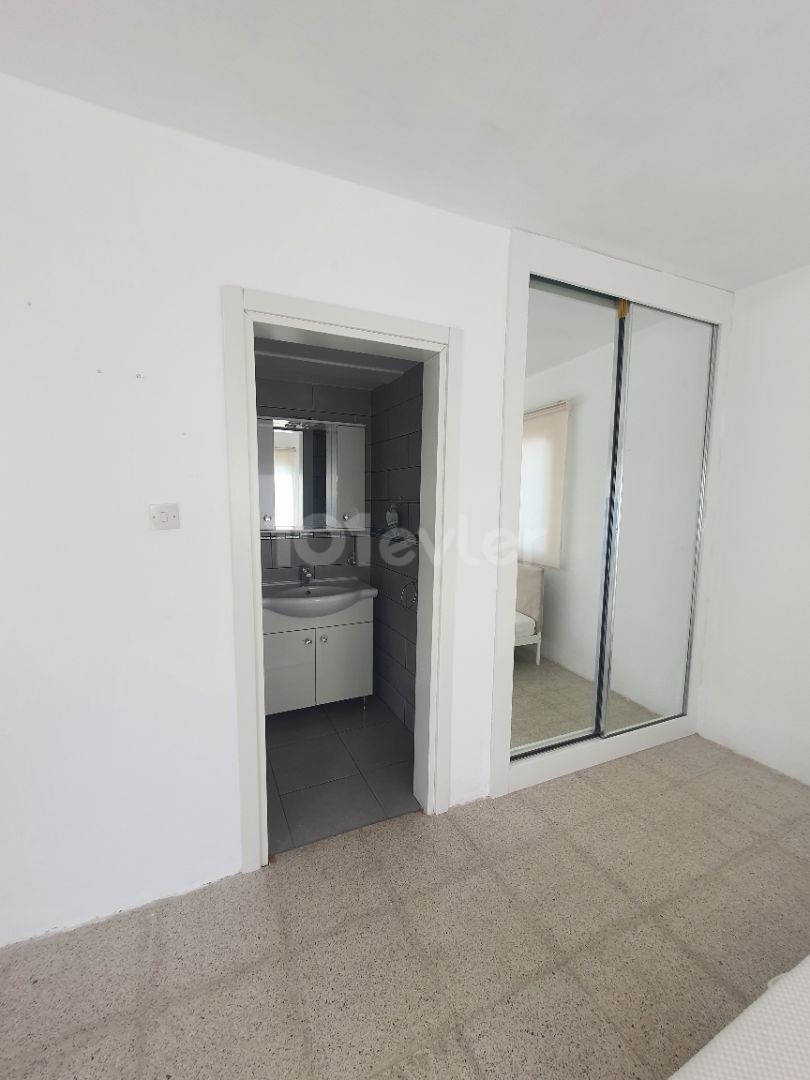 Kyrenia Nusmar Market area, 220 m2 (share title deed) flat with fireplace, BBQ and 2 balconies...