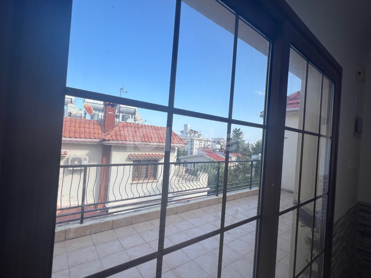 3+1 PENTHOUSE MIT BERGBLICK ZU VERMIETEN IM NEUEN NUSMAR-MARKTGEBIET VON KYRENIA