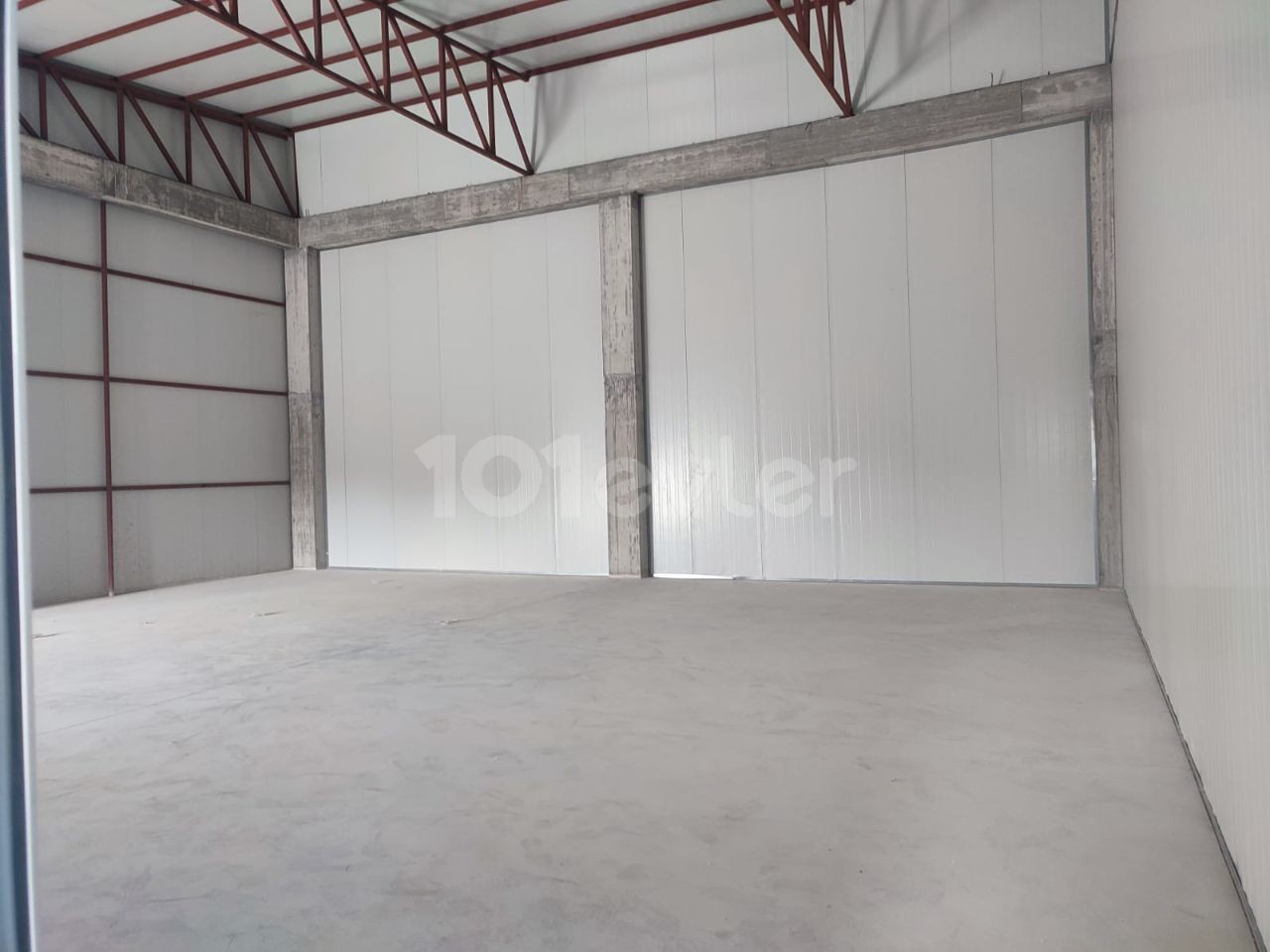 180 m2 warehouse or workplace for rent in Haspolat Industry...