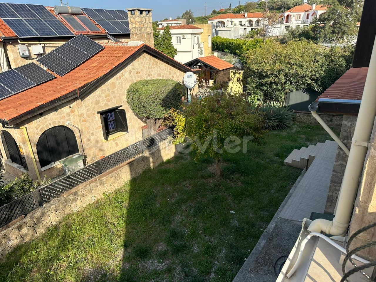 Kyrenia Yesiltepe, freistehendes, authentisches Steinhaus mit privatem Pool. 2 Kaution, 1 Miete, 1 Provision...