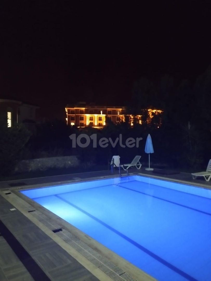 Next to Girne Karaoğlanoğlu Kaya Artemis Hotel, 60 m2 Duplex 1+1...