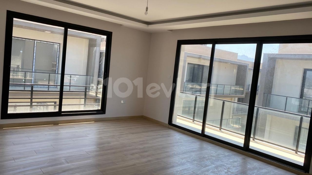 Girne Merkez Satılık 2+1 Daire / 900 Gbp Kira Getirili