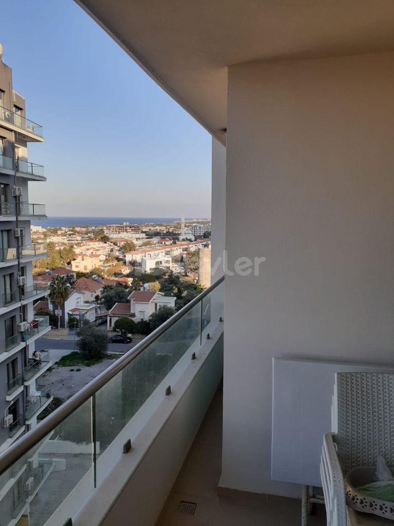 Zu verkaufen 2+1 Wohnung in Kyrenia Zentrum / 700 Gbp Mieteinnahmen