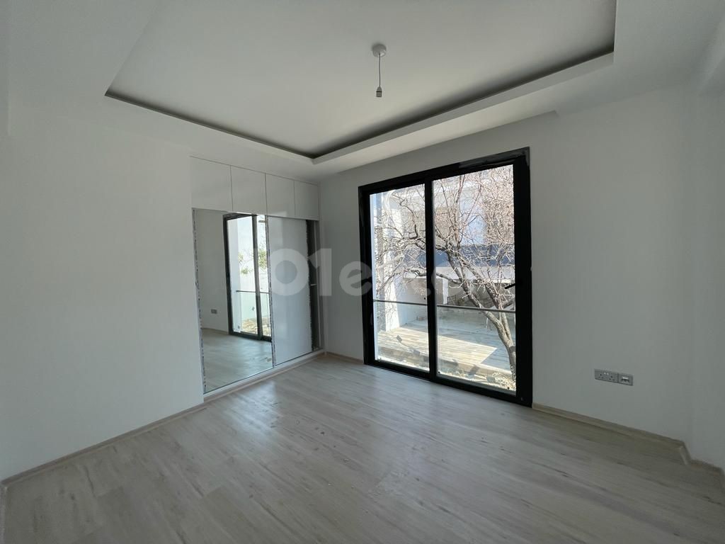 Alsancak Satılık 3+1 Villa / Denize Yürüme Mesafesinde