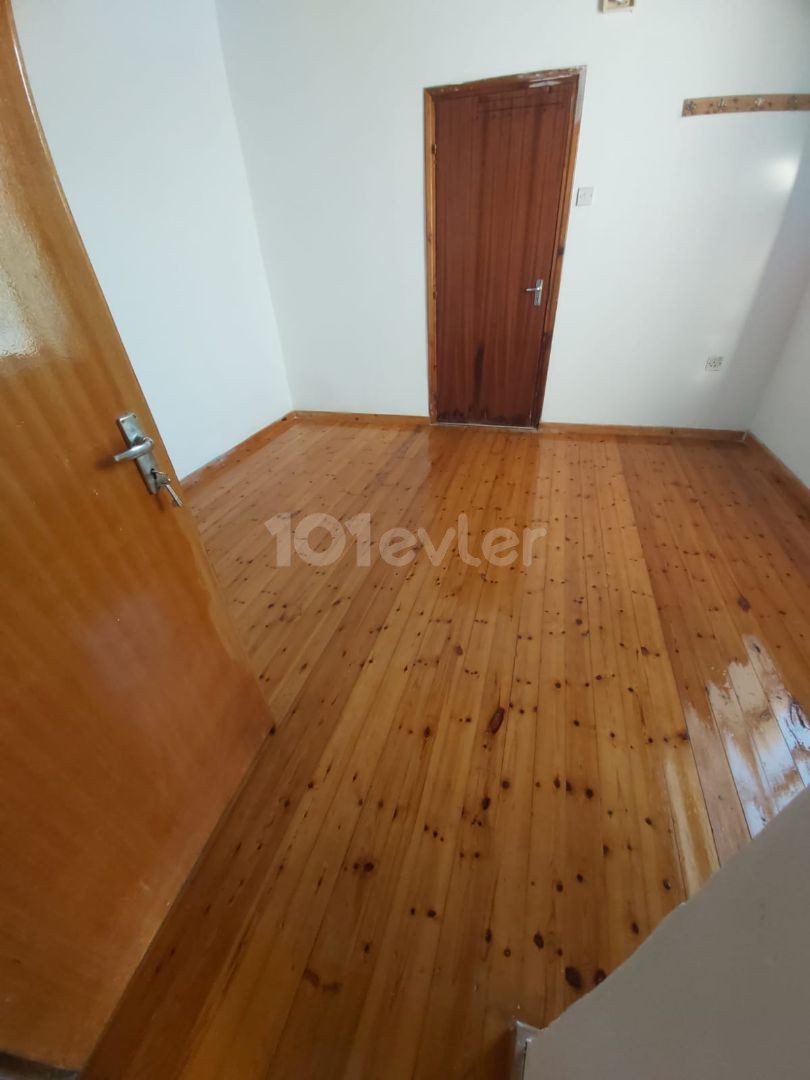 Kyrenia For Sale Detached House / 2 Units 2+1 Apartment