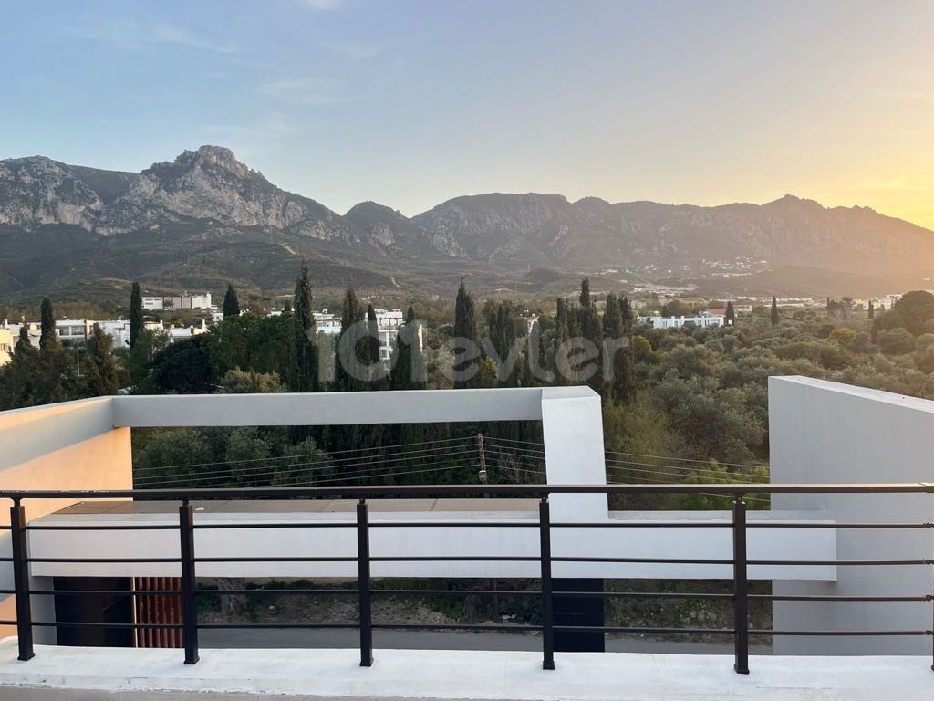 Kyrenia, Olivenhain, 2+1 neue Wohnung zu vermieten