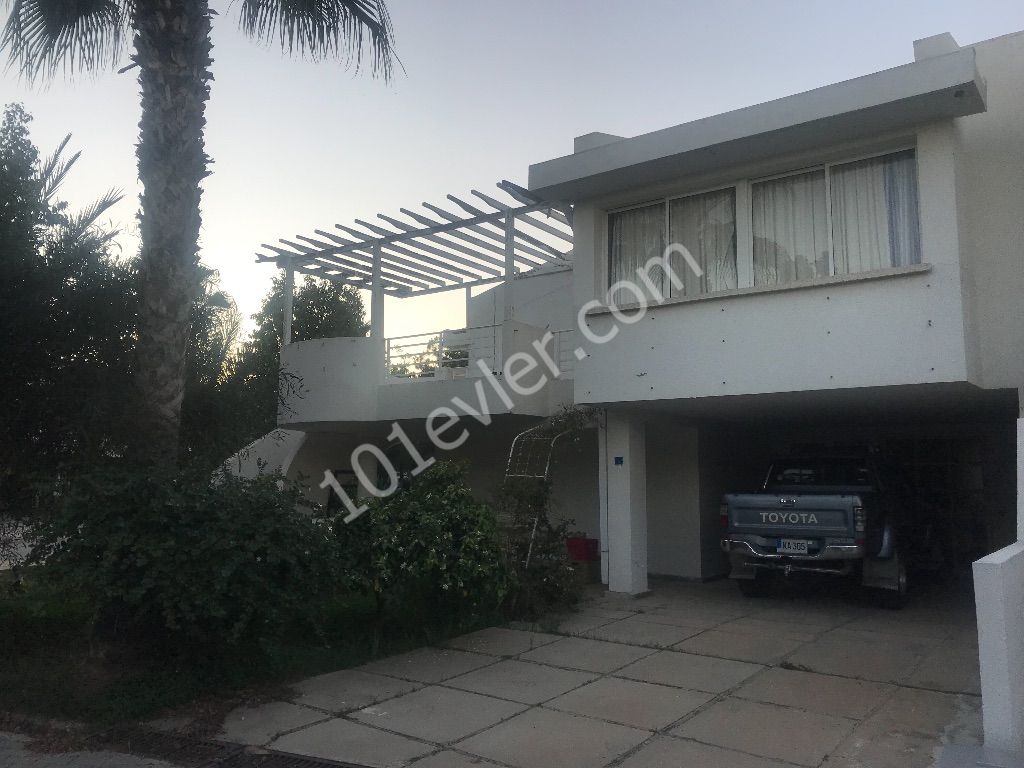 Semi Detached To Rent in Long Beach, Iskele