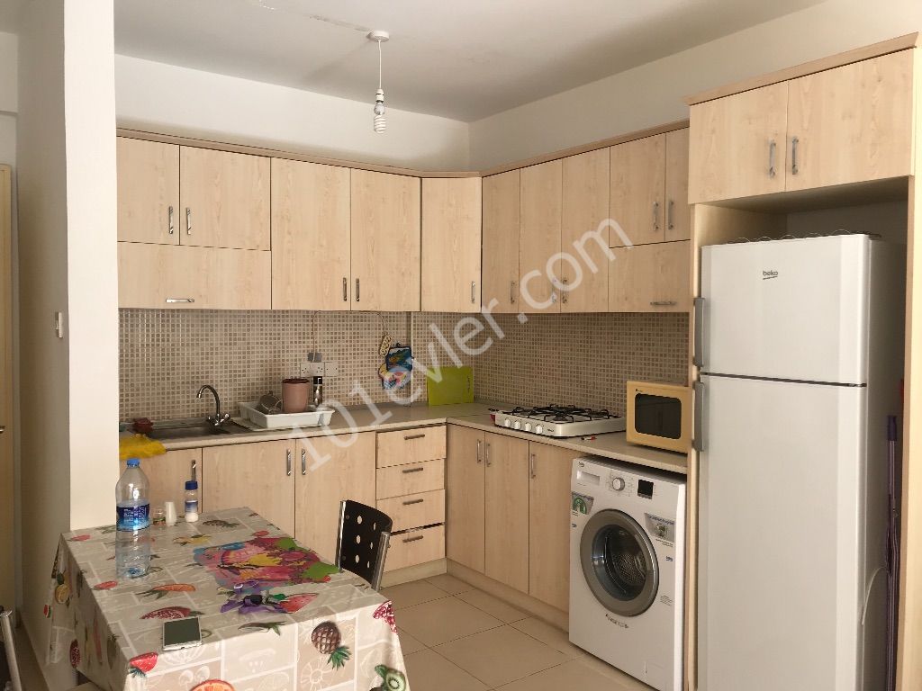 MAGUSA merkezde 1+1 SATILIK DAİRE 