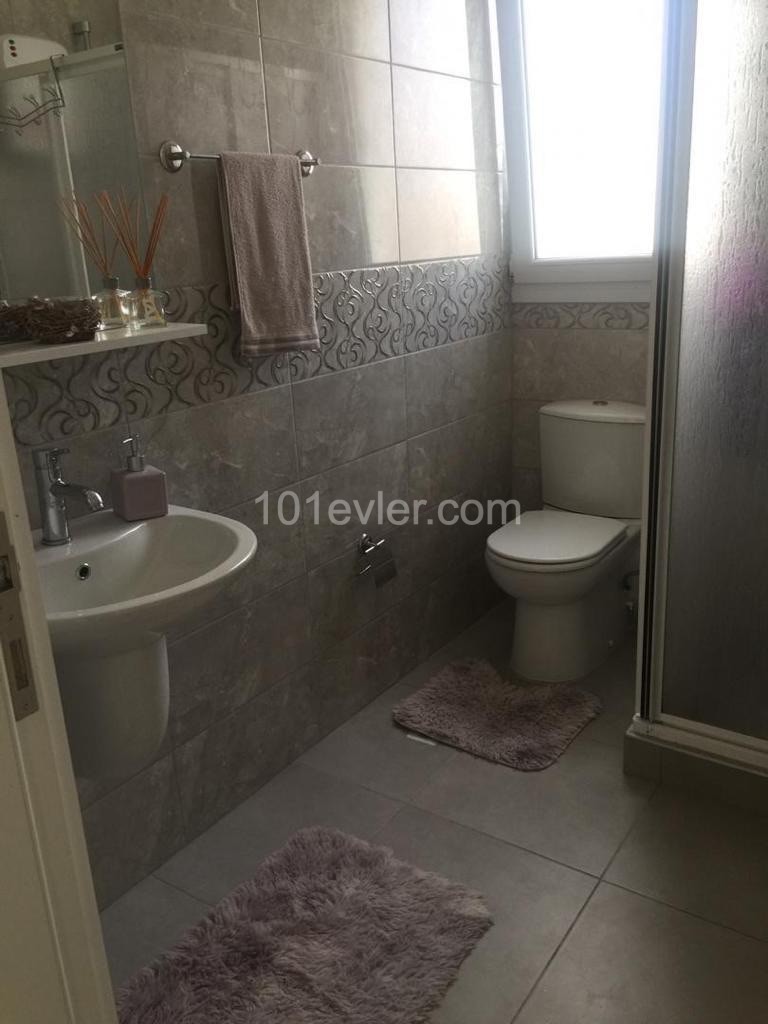 DENİZDEN İSKELEDE deniz manzaralı SATILIK 3+1 DAİRE 