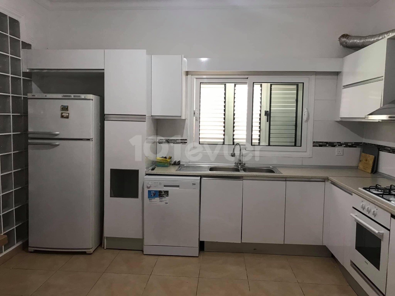 3+1 FLAT FOR SALE IN MAGUSA FROM THE SEA