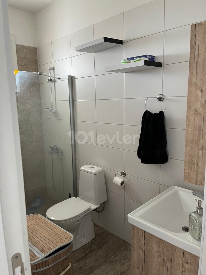 DENİZDEN magusa citmallde tüm vergileri ödenmiş  eşyasız SATILIK 2+1 penthouse DAİRE 