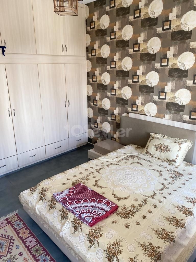 MAGOSA AYLUGA IS MAGNIFICENT 4+2 2. FLOOR 2 SEPARATE HOUSE IS FULLY FURNISHED AND HAS A TURKISH COB EMERGENCY SALE FOR ABOUT 5 CARS AND A CLOSED GARAGE AND THE CONDITION OF THE GOODS IS VERY GOOD IN THE CITY, THIS OPPORTUNITY WILL NOT BE MISSED.. ** 