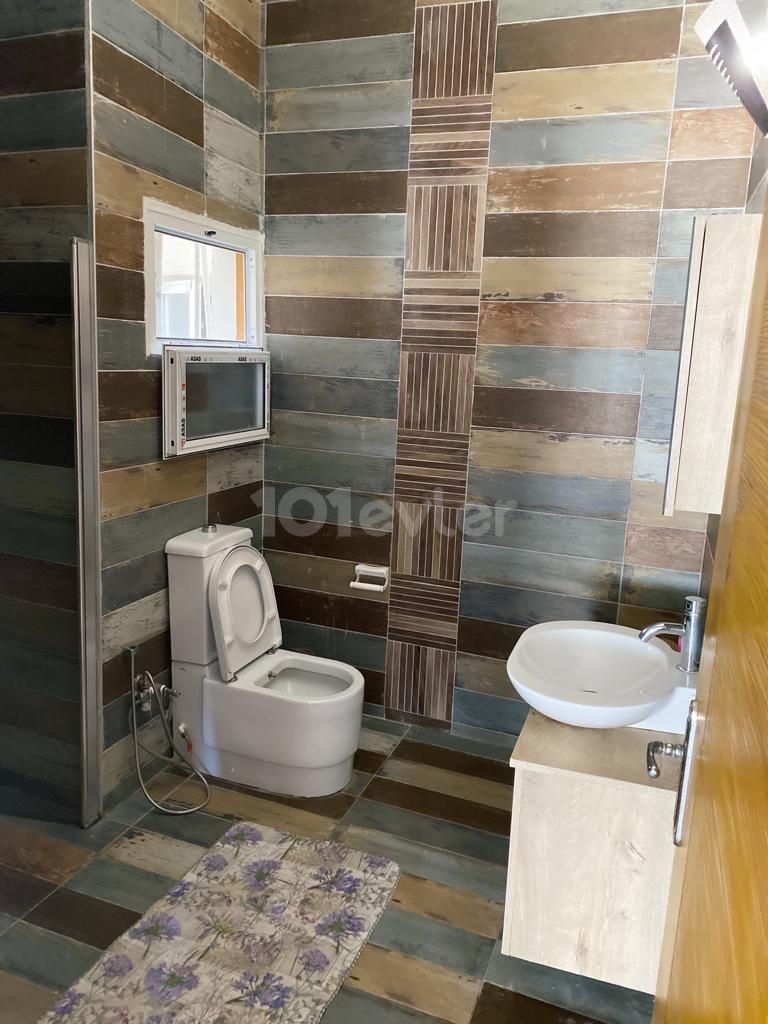 MAGOSA AYLUGA IS MAGNIFICENT 4+2 2. FLOOR 2 SEPARATE HOUSE IS FULLY FURNISHED AND HAS A TURKISH COB EMERGENCY SALE FOR ABOUT 5 CARS AND A CLOSED GARAGE AND THE CONDITION OF THE GOODS IS VERY GOOD IN THE CITY, THIS OPPORTUNITY WILL NOT BE MISSED.. ** 