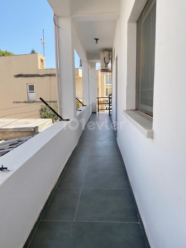 MAGOSA AYLUGA IS MAGNIFICENT 4+2 2. FLOOR 2 SEPARATE HOUSE IS FULLY FURNISHED AND HAS A TURKISH COB EMERGENCY SALE FOR ABOUT 5 CARS AND A CLOSED GARAGE AND THE CONDITION OF THE GOODS IS VERY GOOD IN THE CITY, THIS OPPORTUNITY WILL NOT BE MISSED.. ** 