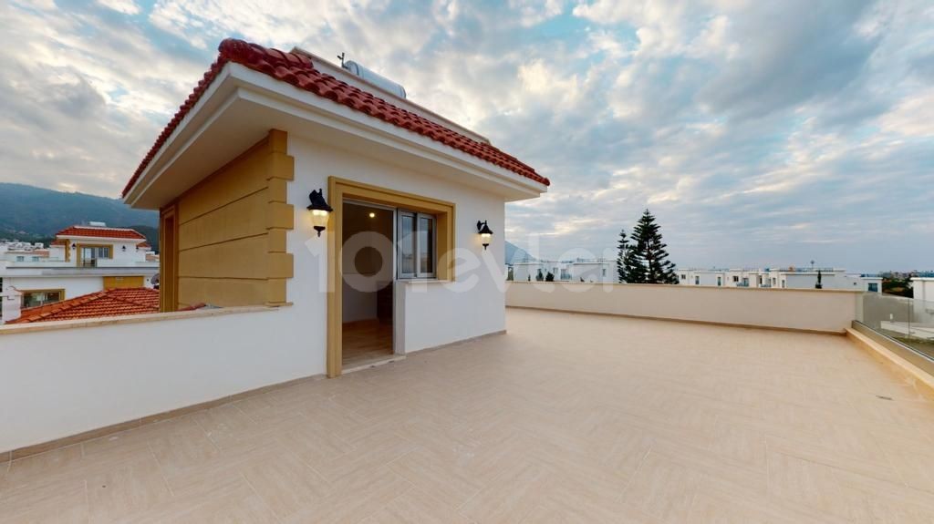 3+1 VILLA MIT ULTRA LUX PRIVATEM POOL IN DER REGION KYRENIA ALSANCAK, EINE WUNDERBARE KONSTRUKTION, EINZIGARTIGE DEKORATION MIT HERRLICHEM MEER- UND BERGBLICK. ES BIETET MIT SEINEM TERRASSENBODEN EIN WUNDERBARES LEBEN...