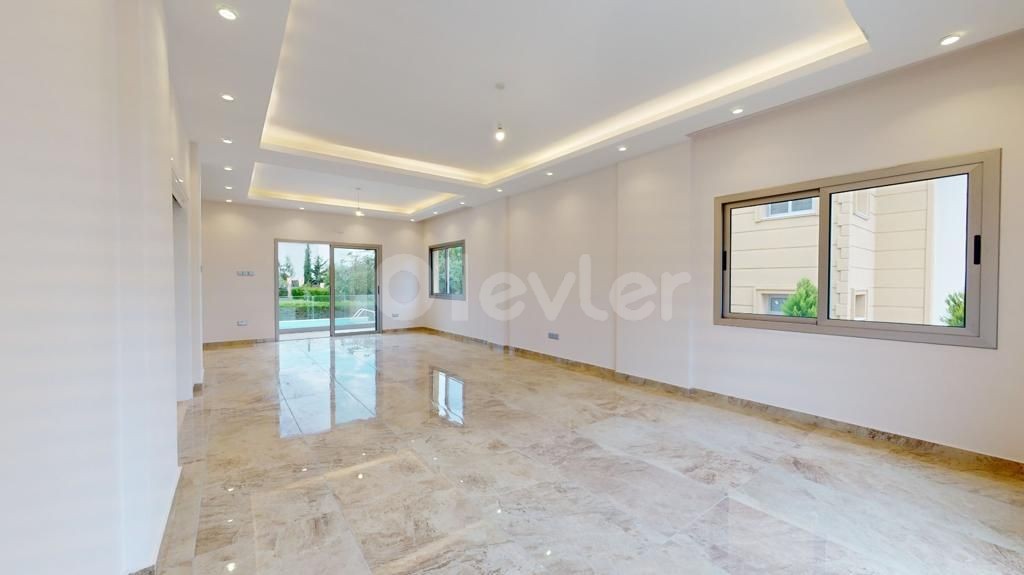 3+1 VILLA MIT ULTRA LUX PRIVATEM POOL IN DER REGION KYRENIA ALSANCAK, EINE WUNDERBARE KONSTRUKTION, EINZIGARTIGE DEKORATION MIT HERRLICHEM MEER- UND BERGBLICK. ES BIETET MIT SEINEM TERRASSENBODEN EIN WUNDERBARES LEBEN...