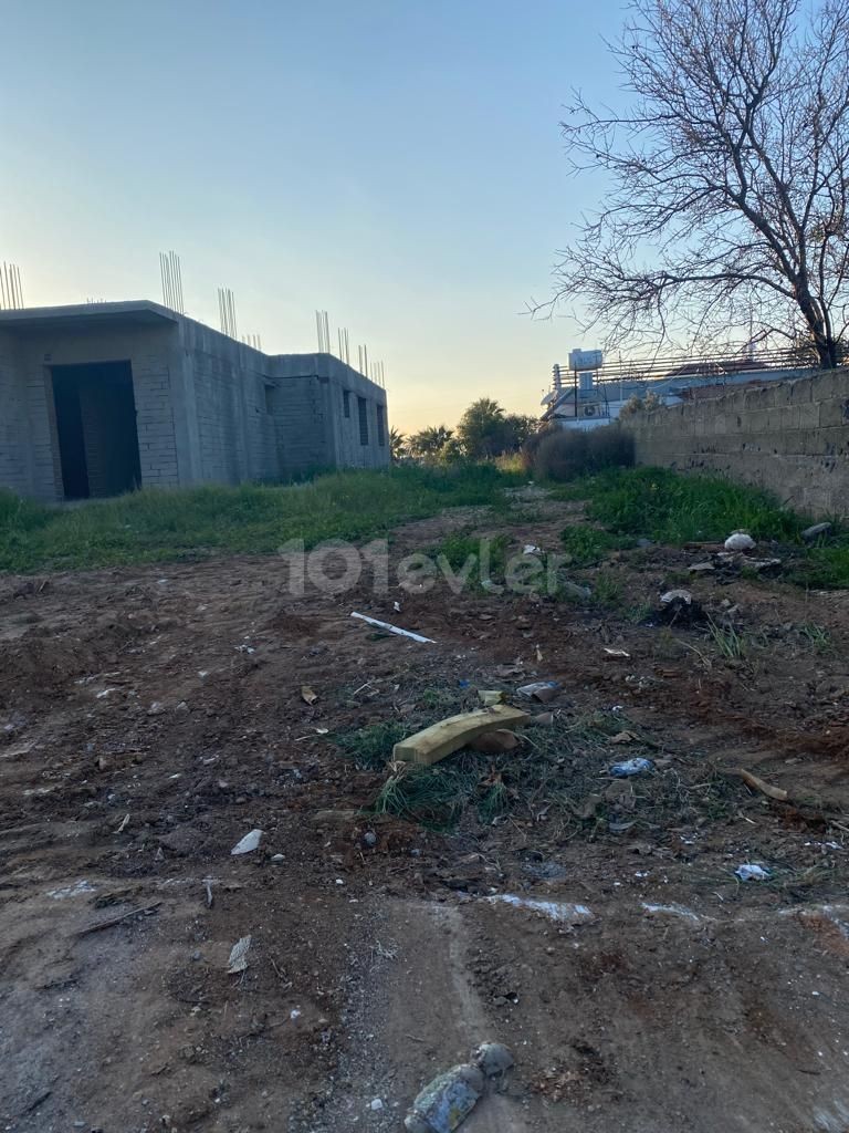 IN A WONDERFUL LOCATION IN MORMENEKŞEDE 650 M2 OF LAND IN 15 M2 OF PLASTERING IN THE LAND OF 650 M2 FOR SALE APARTMENT FOR SALE THAT WILL NOT LOOK LIKE PALACES WITH VERY LITTLE WORK LEFT FOR THE FINISH. ** 