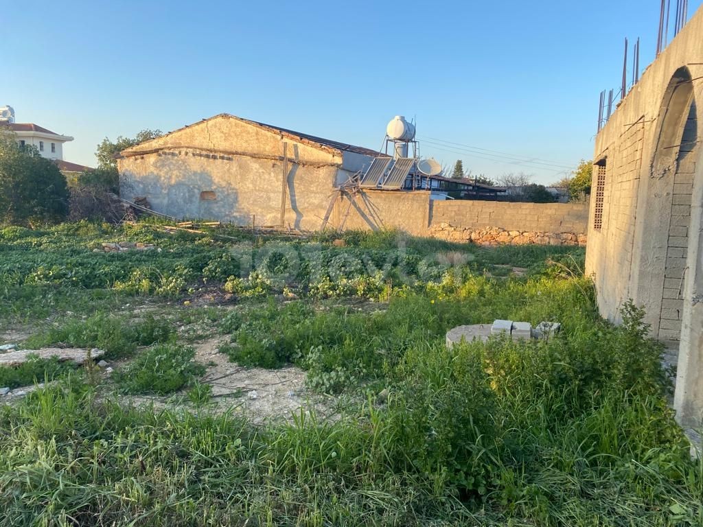 IN A WONDERFUL LOCATION IN MORMENEKŞEDE 650 M2 OF LAND IN 15 M2 OF PLASTERING IN THE LAND OF 650 M2 FOR SALE APARTMENT FOR SALE THAT WILL NOT LOOK LIKE PALACES WITH VERY LITTLE WORK LEFT FOR THE FINISH. ** 