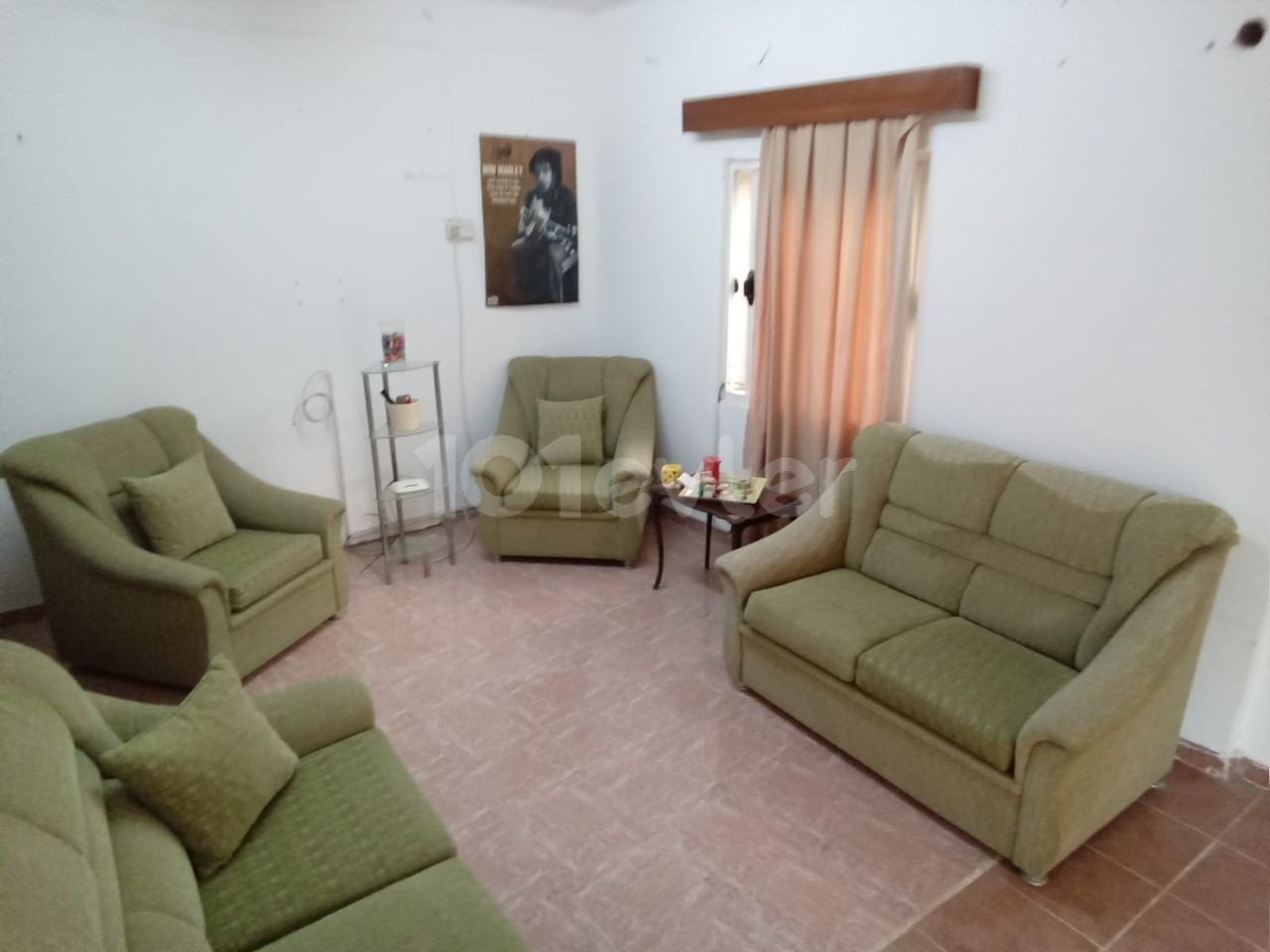 MAGOSA ECE UN 15 AĞUSTOZ BOULEVARD WITH DETACHED GARAGE, GARDEN AND BOLKON WITH 266 M2 TOTAL LAND WITH HALF FURNISHED AND OPEN TO BARTER FOR SALE WITH CONDITION OF BEING A APARTMENT FLOOR