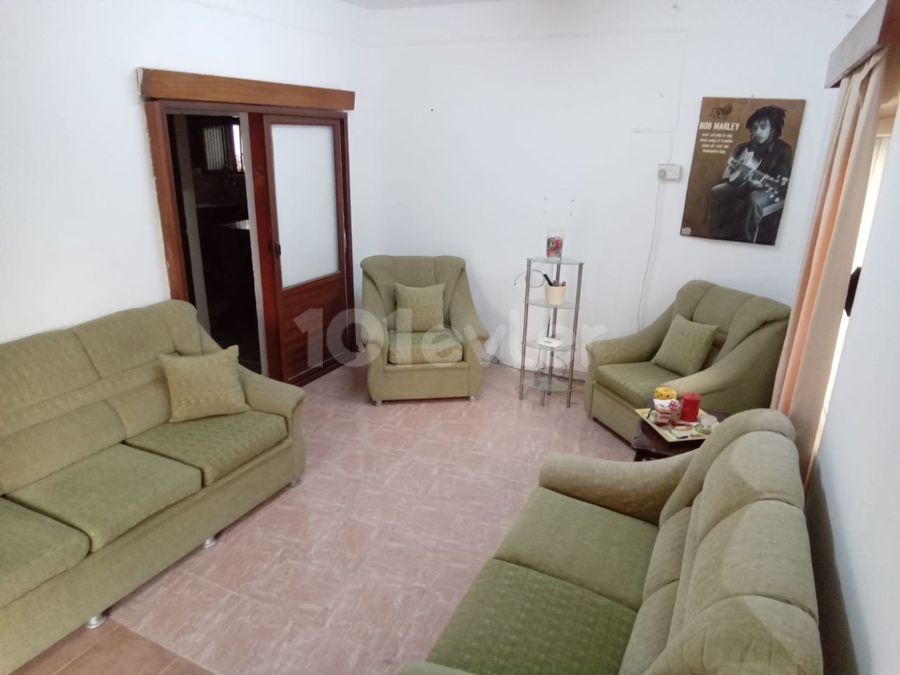 MAGOSA ECE UN 15 AĞUSTOZ BOULEVARD WITH DETACHED GARAGE, GARDEN AND BOLKON WITH 266 M2 TOTAL LAND WITH HALF FURNISHED AND OPEN TO BARTER FOR SALE WITH CONDITION OF BEING A APARTMENT FLOOR