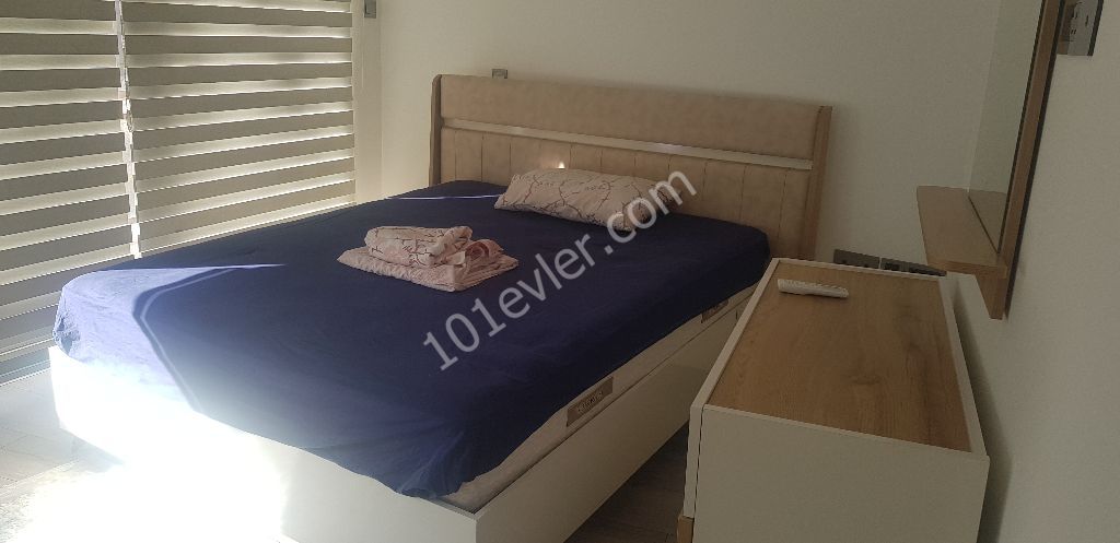 Girne'nin en gözde sitesinde Eşyalı 2 yatak odalı lüks kiralık daire aidat kiraya dahildir..