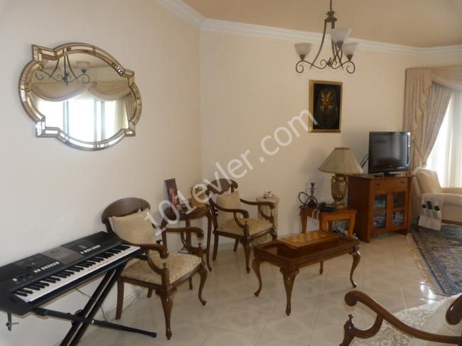 3 BEDROOMS FLAT FOR RENT