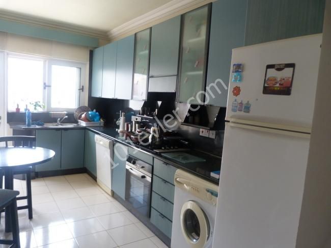 3 BEDROOMS FLAT FOR RENT