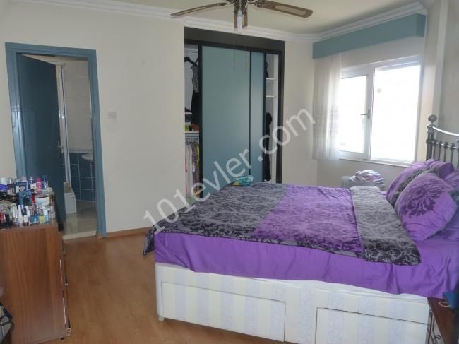 3 BEDROOMS FLAT FOR RENT