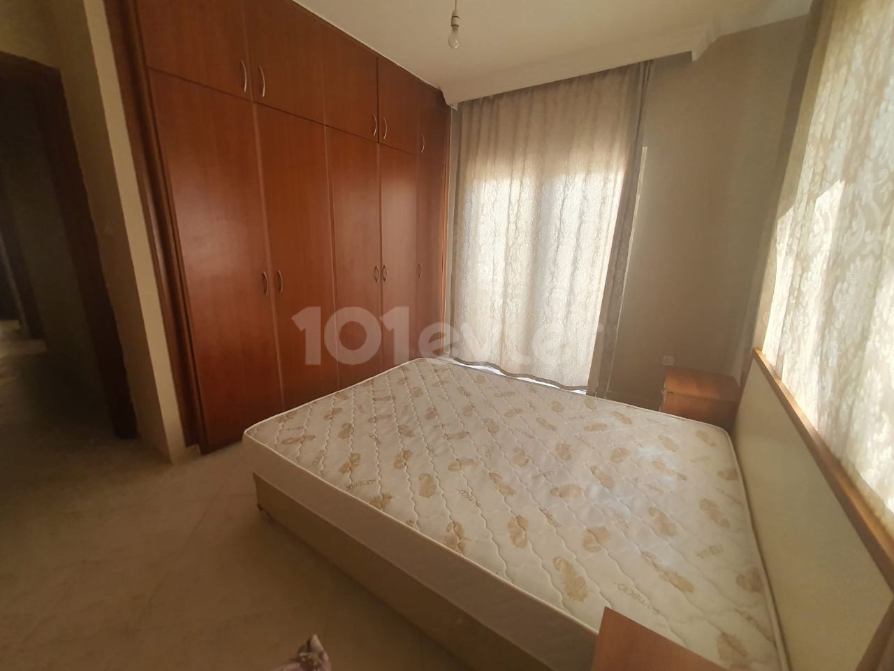 3 Bedrooms large flat for rent with beautiful sea view. 