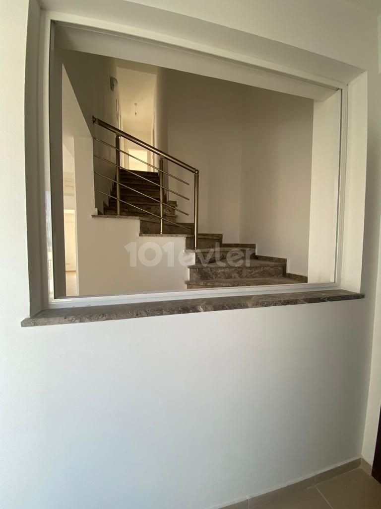 3+1 (Türkische KOKANLI ) (189 m2) PENTHOUSE zum Verkauf in Famagusta YENIBOGAZICI **  ** 