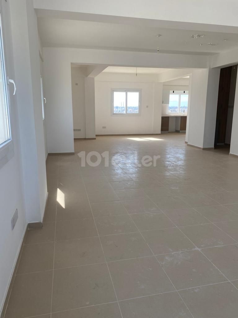 3+1 (Türkische KOKANLI ) (189 m2) PENTHOUSE zum Verkauf in Famagusta YENIBOGAZICI **  ** 