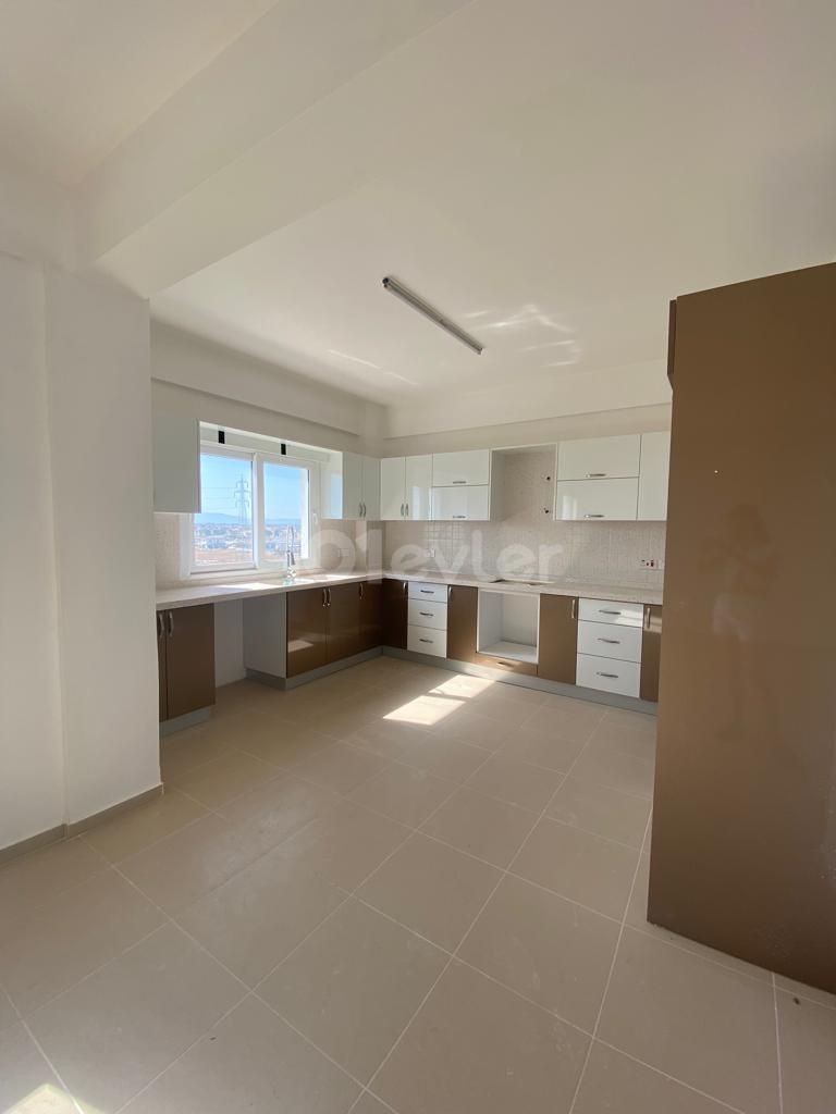 3+1 (Türkische KOKANLI ) (189 m2) PENTHOUSE zum Verkauf in Famagusta YENIBOGAZICI **  ** 