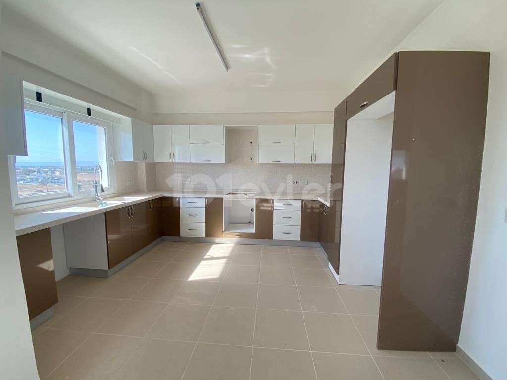 3+1 (Türkische KOKANLI ) (189 m2) PENTHOUSE zum Verkauf in Famagusta YENIBOGAZICI **  ** 