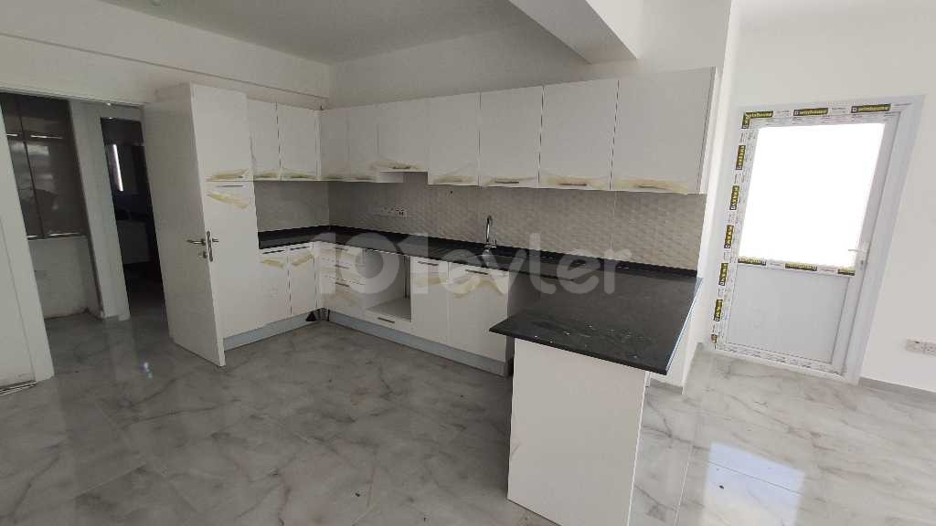 3+1 apartment for sale in Tuzla 