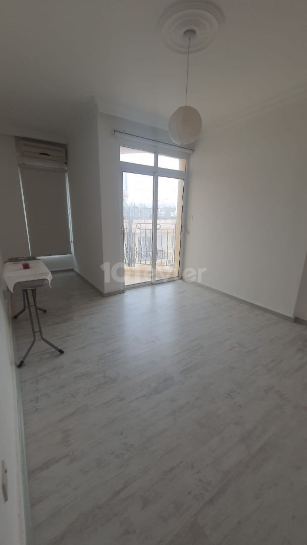 MAĞUSA MERKEZDE 2+1 SATILIK PENTHOUSE