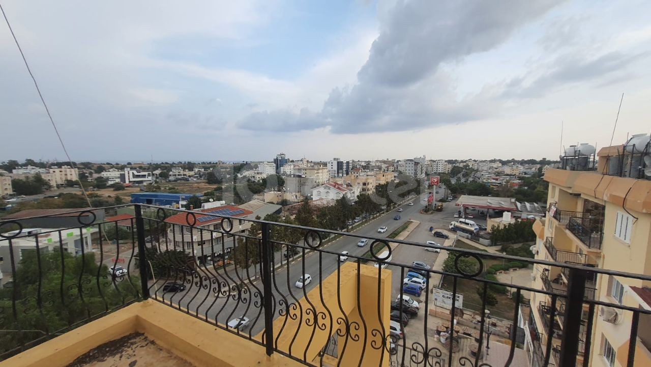 2+1 PENTHOUSE ZUM VERKAUF IM ZENTRUM VON FAMAGUSTA