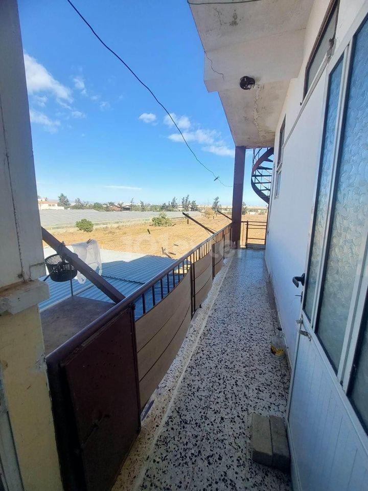 MAĞUSA LARNAKA YOLUNDA SATILIK 3+1 DAİRE