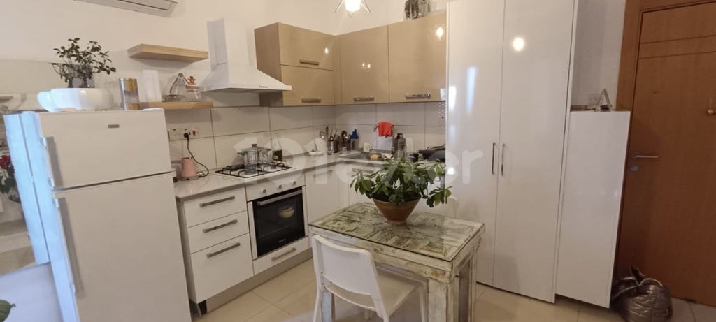 Ofis izinli, 1+1, girne , satılık daire  