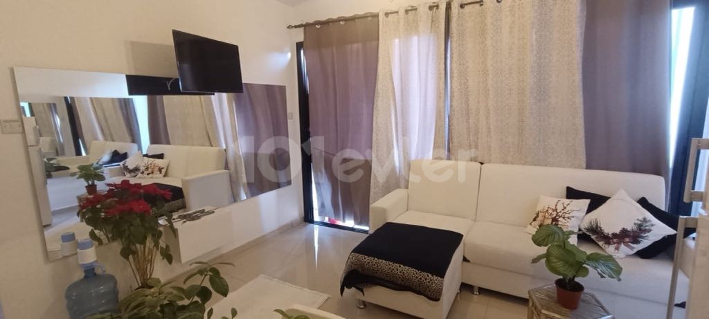 Ofis izinli, 1+1, girne , satılık daire  