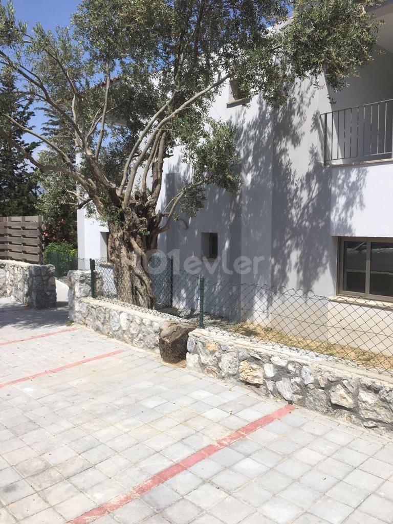 Girne’nin  Ödüllü Sitesi Milos Park|ŞOK  FİYAT!!! |1+1 Satılık Daire | Özel Bahçe | 